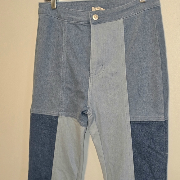 Altar'd State High-Rise Flare Jean Pants in a patchwork denim Raw Hem Sz Medium - Picture 4 of 9